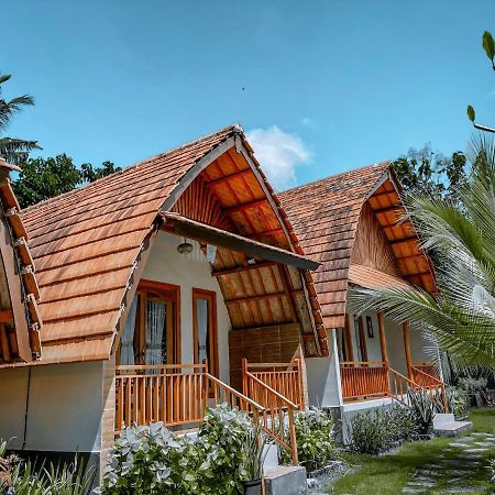 Mertha Sari Resto & Bungalow Klungkung Exterior foto